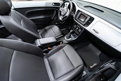 2017 Volkswagen Beetle Convertible 1.8T S   - Photo 20 - Sylvania, OH 43560