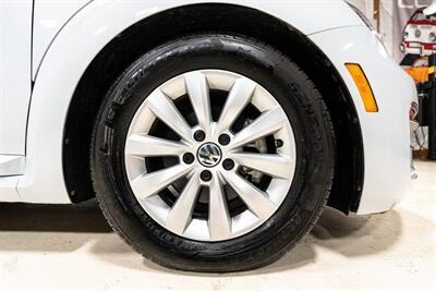 2017 Volkswagen Beetle Convertible 1.8T S   - Photo 23 - Sylvania, OH 43560