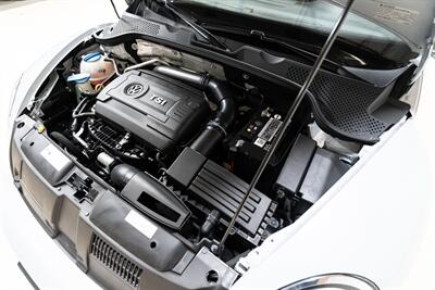 2017 Volkswagen Beetle Convertible 1.8T S   - Photo 26 - Sylvania, OH 43560