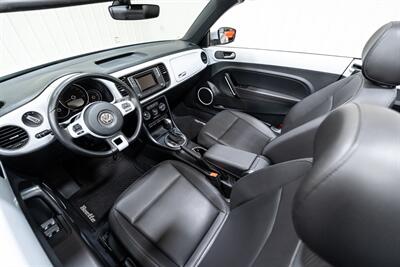 2017 Volkswagen Beetle Convertible 1.8T S   - Photo 18 - Sylvania, OH 43560
