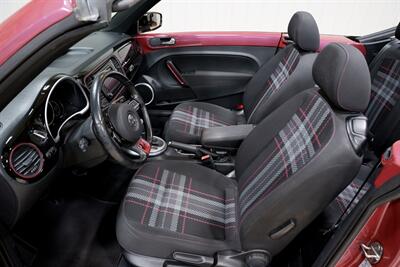 2017 Volkswagen Beetle Convertible 1.8T S Pink Edition - Photo 10 - Sylvania, OH 43560