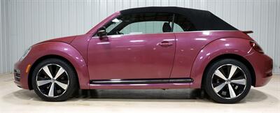 2017 Volkswagen Beetle Convertible 1.8T S Pink Edition - Photo 2 - Sylvania, OH 43560