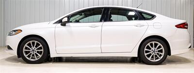 2017 Ford Fusion SE   - Photo 3 - Sylvania, OH 43560