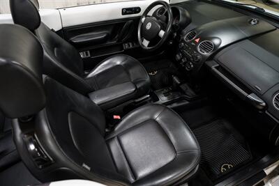 2010 Volkswagen New Beetle Convertible - Photo 19 - Sylvania, OH 43560