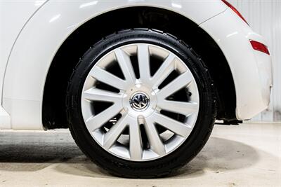 2010 Volkswagen New Beetle Convertible - Photo 16 - Sylvania, OH 43560