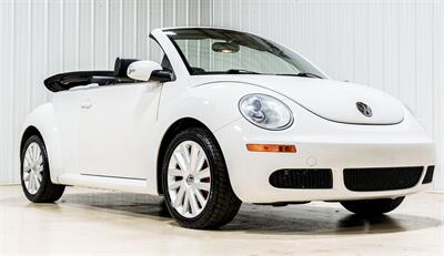 2010 Volkswagen New Beetle Convertible - Photo 1 - Sylvania, OH 43560