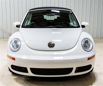 2010 Volkswagen New Beetle Convertible - Photo 27 - Sylvania, OH 43560