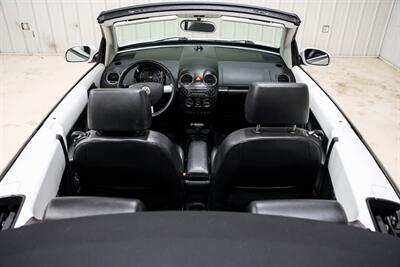 2010 Volkswagen New Beetle Convertible - Photo 13 - Sylvania, OH 43560