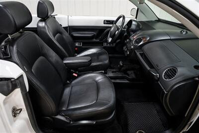 2010 Volkswagen New Beetle Convertible - Photo 20 - Sylvania, OH 43560