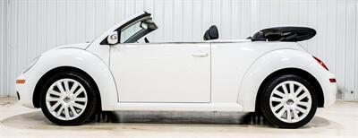 2010 Volkswagen New Beetle Convertible - Photo 17 - Sylvania, OH 43560