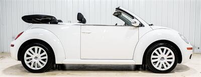 2010 Volkswagen New Beetle Convertible - Photo 18 - Sylvania, OH 43560