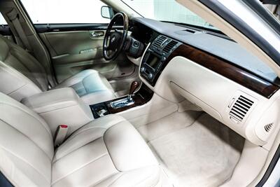 2010 Cadillac DTS Premium Collection   - Photo 15 - Sylvania, OH 43560