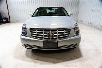 2010 Cadillac DTS Premium Collection   - Photo 13 - Sylvania, OH 43560