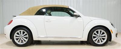 2013 Volkswagen Beetle Convertible TDI   - Photo 15 - Sylvania, OH 43560