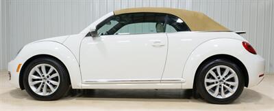2013 Volkswagen Beetle Convertible TDI   - Photo 2 - Sylvania, OH 43560