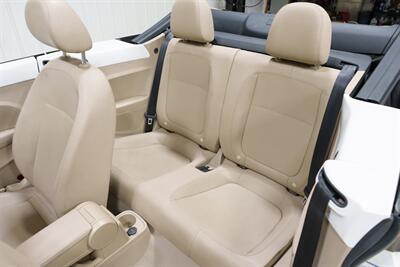 2013 Volkswagen Beetle Convertible TDI   - Photo 10 - Sylvania, OH 43560