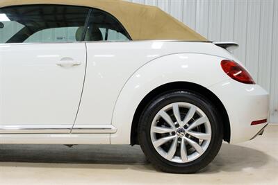 2013 Volkswagen Beetle Convertible TDI   - Photo 4 - Sylvania, OH 43560