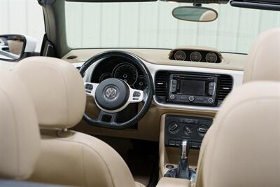 2013 Volkswagen Beetle Convertible TDI   - Photo 11 - Sylvania, OH 43560