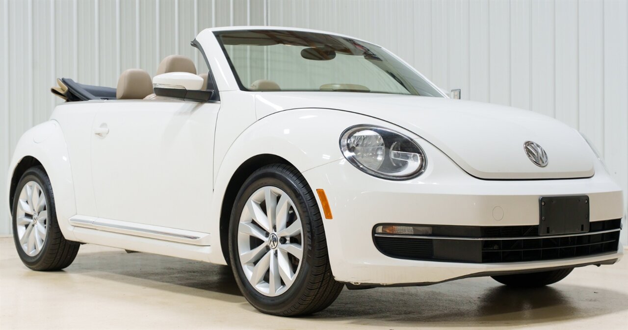 2013 Volkswagen Beetle Convertible TDI   - Photo 1 - Sylvania, OH 43560