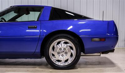 1995 Chevrolet Corvette - Photo 4 - Sylvania, OH 43560