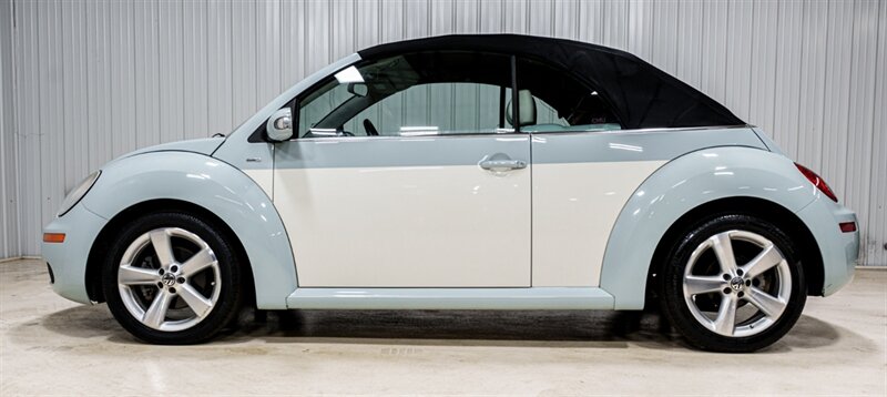 2010 Volkswagen New Beetle Convertible  Final Edition