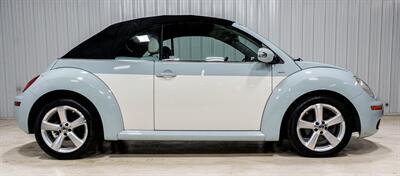 2010 Volkswagen New Beetle Convertible  Final Edition - Photo 15 - Sylvania, OH 43560