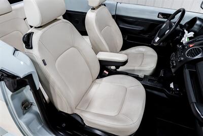 2010 Volkswagen New Beetle Convertible  Final Edition - Photo 13 - Sylvania, OH 43560