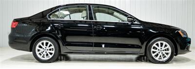 2013 Volkswagen Jetta SE PZEV   - Photo 7 - Sylvania, OH 43560