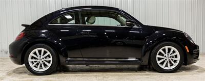 2018 Volkswagen Beetle-Classic 2.0T SE   - Photo 15 - Sylvania, OH 43560