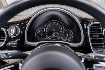 2018 Volkswagen Beetle-Classic 2.0T SE   - Photo 12 - Sylvania, OH 43560