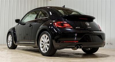 2018 Volkswagen Beetle-Classic 2.0T SE   - Photo 5 - Sylvania, OH 43560