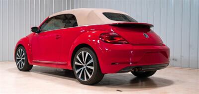 2017 Volkswagen Beetle Convertible 1.8T S   - Photo 5 - Sylvania, OH 43560