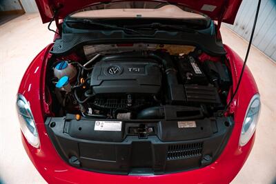 2017 Volkswagen Beetle Convertible 1.8T S   - Photo 20 - Sylvania, OH 43560