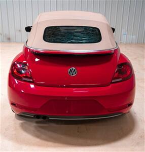 2017 Volkswagen Beetle Convertible 1.8T S   - Photo 6 - Sylvania, OH 43560