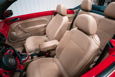 2017 Volkswagen Beetle Convertible 1.8T S   - Photo 15 - Sylvania, OH 43560