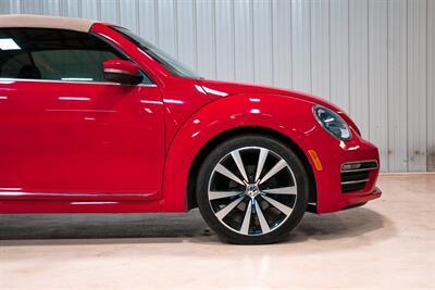 2017 Volkswagen Beetle Convertible 1.8T S   - Photo 11 - Sylvania, OH 43560