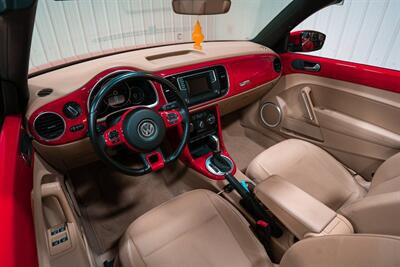 2017 Volkswagen Beetle Convertible 1.8T S   - Photo 14 - Sylvania, OH 43560