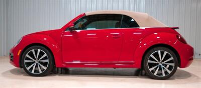 2017 Volkswagen Beetle Convertible 1.8T S   - Photo 2 - Sylvania, OH 43560