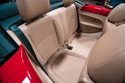 2017 Volkswagen Beetle Convertible 1.8T S   - Photo 18 - Sylvania, OH 43560