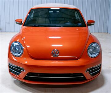2018 Volkswagen Beetle Convertible 2.0T S  Coast Edition - Photo 14 - Sylvania, OH 43560