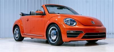 2018 Volkswagen Beetle Convertible 2.0T S  Coast Edition - Photo 10 - Sylvania, OH 43560