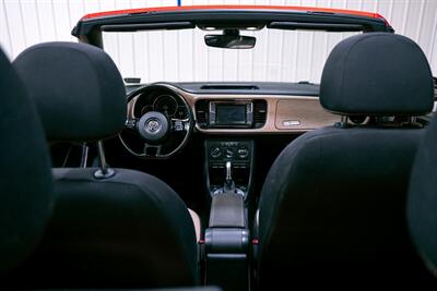 2018 Volkswagen Beetle Convertible 2.0T S  Coast Edition - Photo 17 - Sylvania, OH 43560
