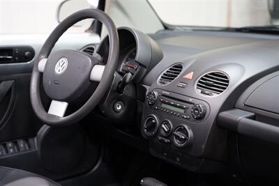2007 Volkswagen New Beetle Convertible 2.5 PZEV - Photo 17 - Sylvania, OH 43560