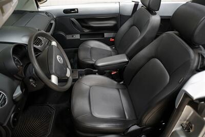 2007 Volkswagen New Beetle Convertible 2.5 PZEV - Photo 9 - Sylvania, OH 43560