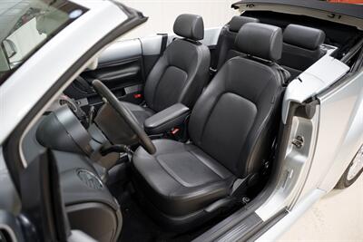 2007 Volkswagen New Beetle Convertible 2.5 PZEV - Photo 10 - Sylvania, OH 43560