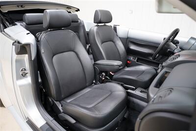 2007 Volkswagen New Beetle Convertible 2.5 PZEV - Photo 16 - Sylvania, OH 43560