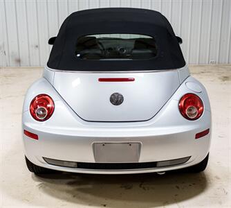 2007 Volkswagen New Beetle Convertible 2.5 PZEV - Photo 6 - Sylvania, OH 43560