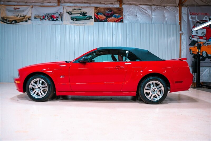 2006 Ford Mustang GT Deluxe  