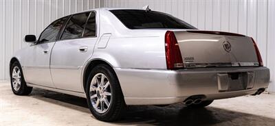 2010 Cadillac DTS Luxury Collection   - Photo 5 - Sylvania, OH 43560