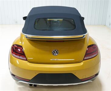 2017 Volkswagen Beetle Convertible 1.8T Dune  Dune Edition - Photo 6 - Sylvania, OH 43560